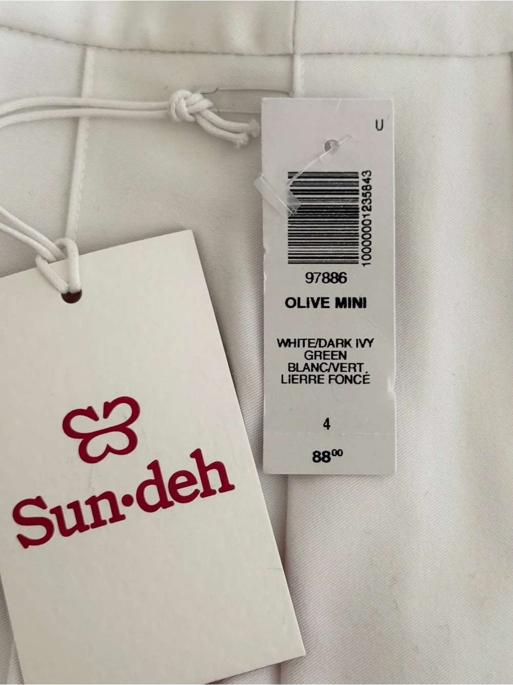 Aritzia. Sun-deh White Pleated Mini Tennis Skirt. US 4 size, true to size. New.
